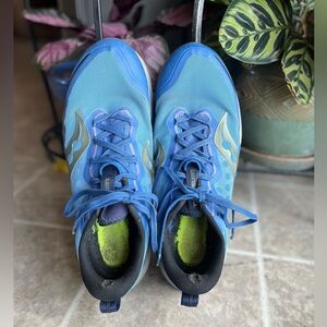 Saucony Trail running walking men’s shoes. Size 10.5